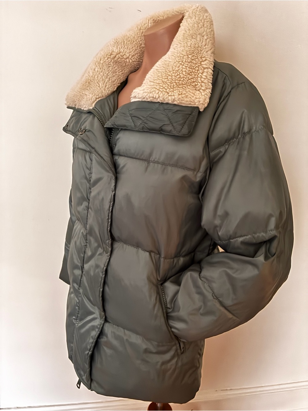 GAP Women's Oversized Puffer Sherpa Collar zip front coat XS - Picture 4 of 6